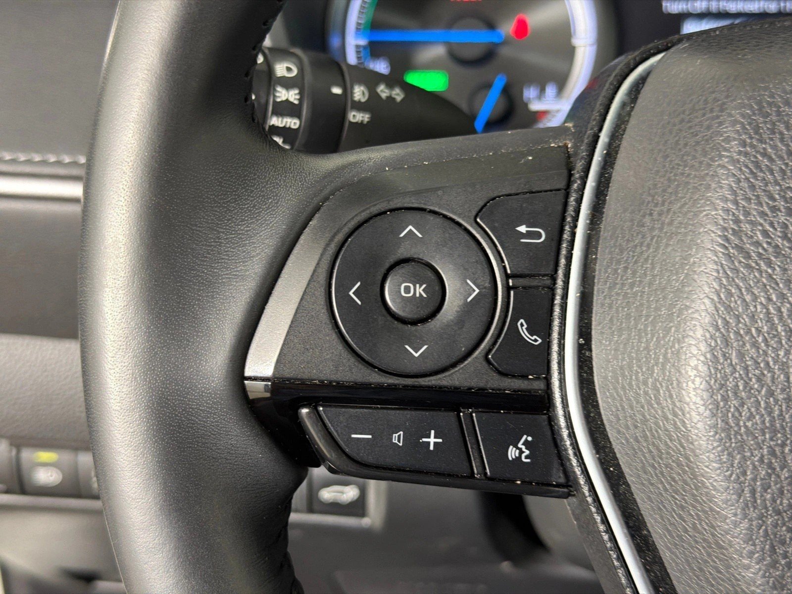 Used 2023 Wind Chill Pearl Toyota Nightshade image 25