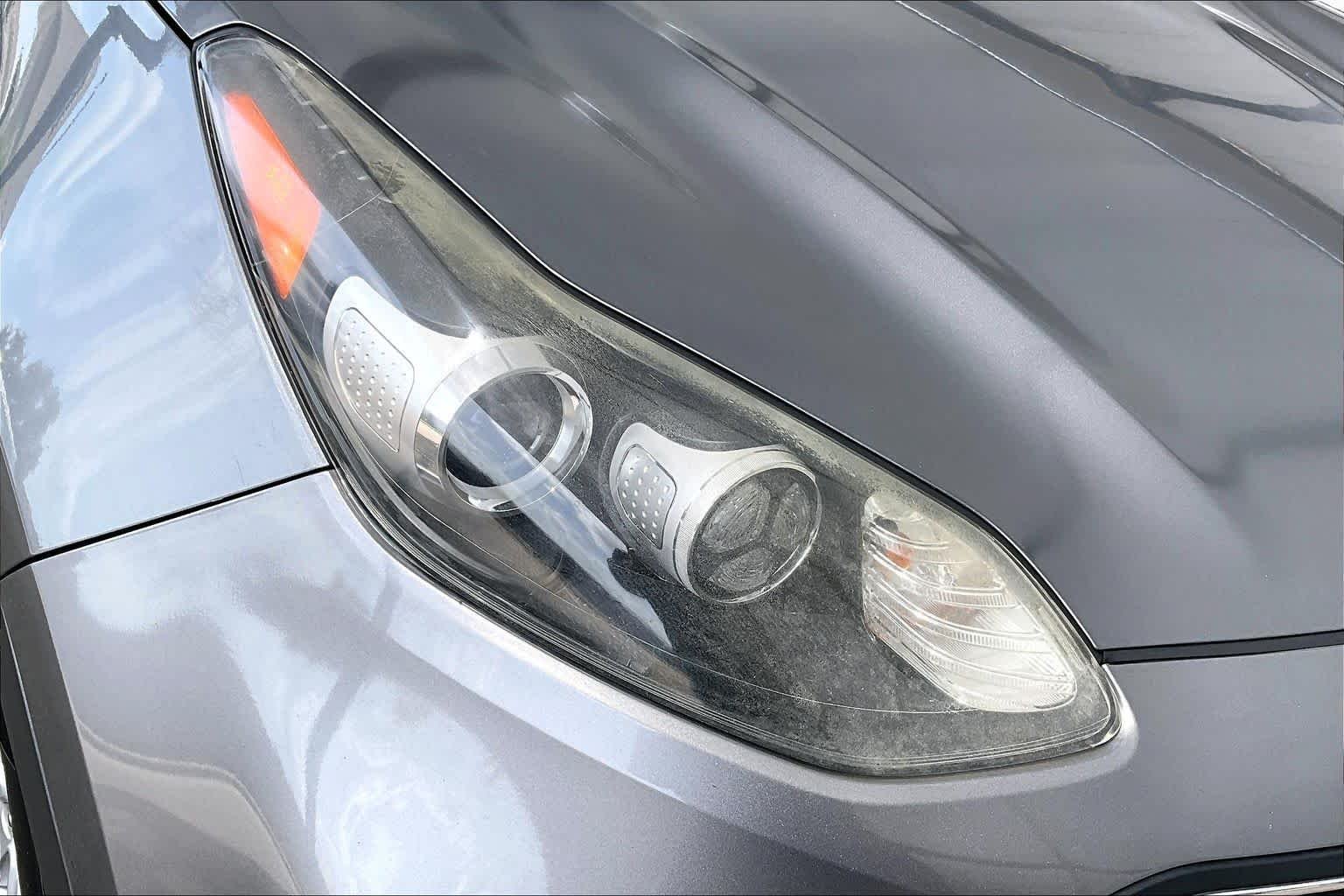 Used 2017 Mineral Silver Kia LX image 27