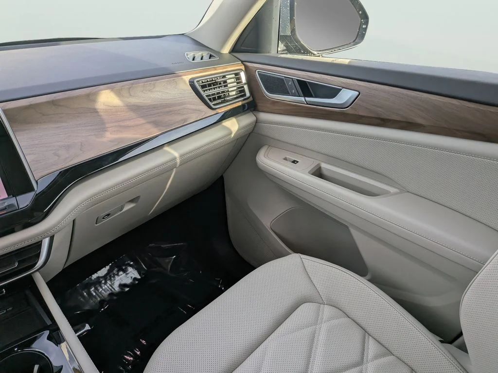 New 2026 Gray Volkswagen 2.0T SE w/Technology image 10