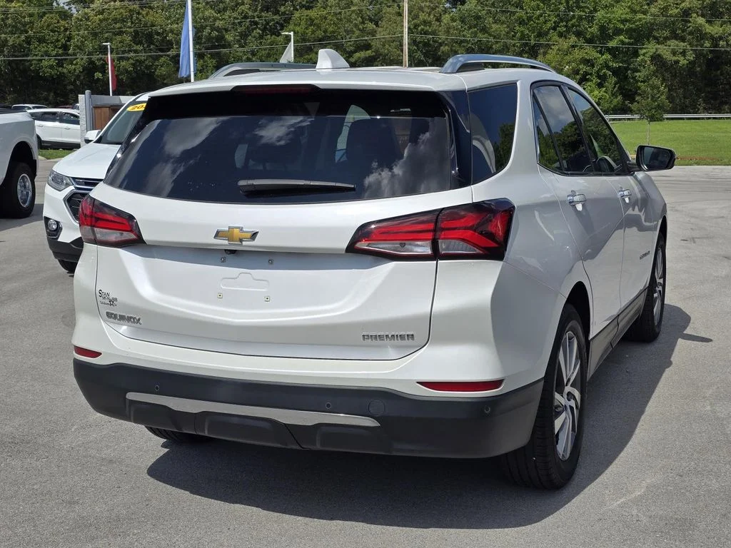 Used 2023 Iridescent Pearl Tricoat Chevrolet Premier image 7