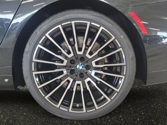 New 2026 Black Sapphire Metallic BMW 7 Series image 17
