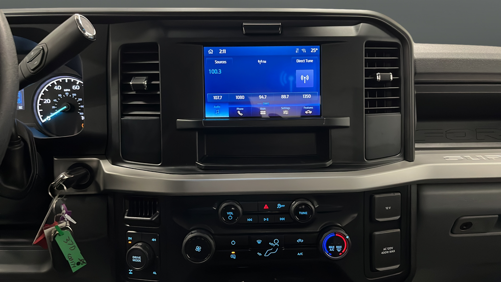 Used 2025 Oxford White Ford XL image 12