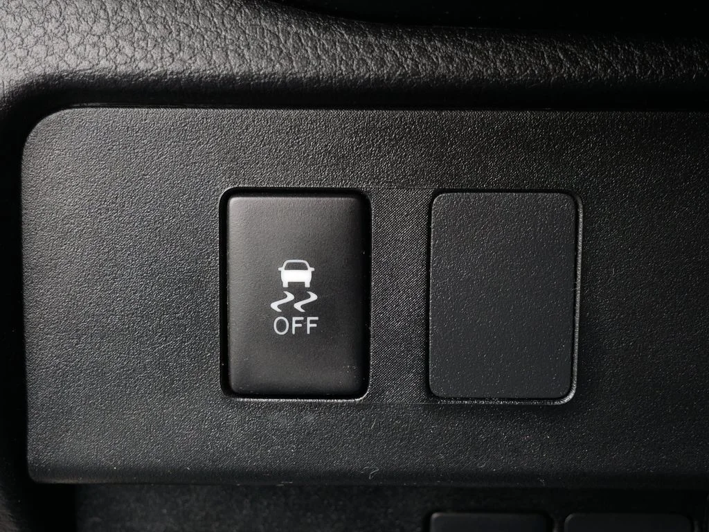 Certified Used 2023 White Toyota SR image 27