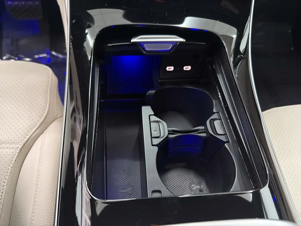 New 2027 White Mercedes-Benz C 300 image 19