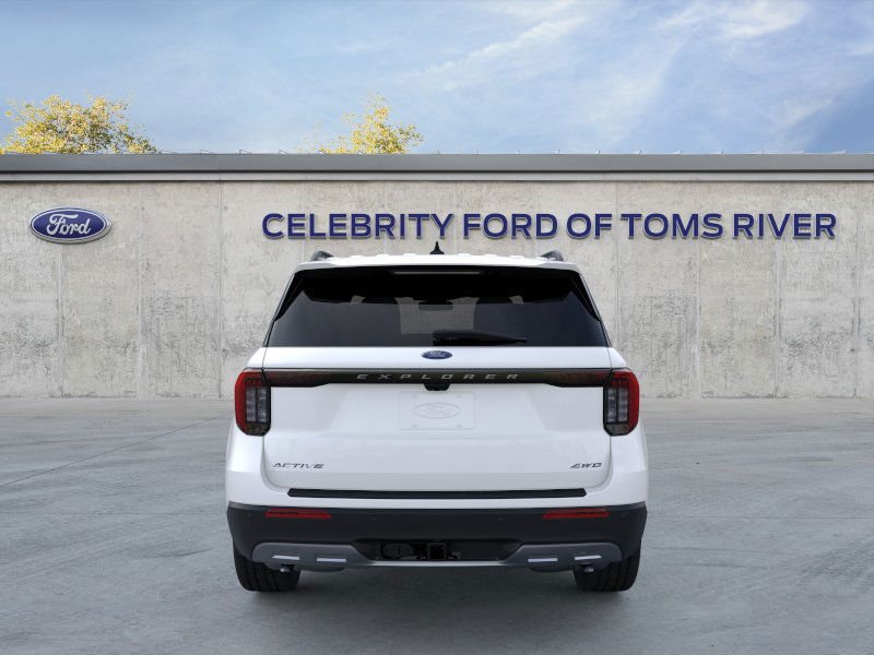 New 2026 Star White Metallic Tri-Coat Ford Active image 5