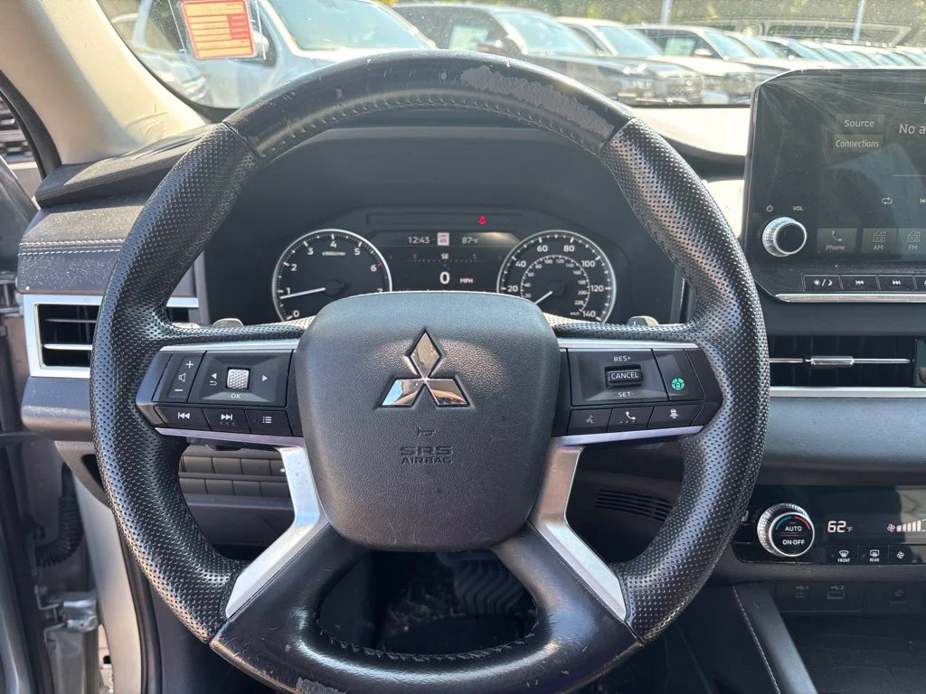 Used 2022 Silver Mitsubishi  image 9