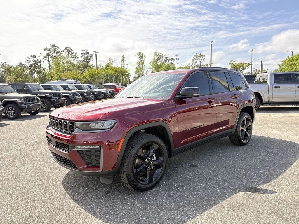 New 2026 Velvet Red Pearl-Coat Exterior Paint Jeep Limited image 7
