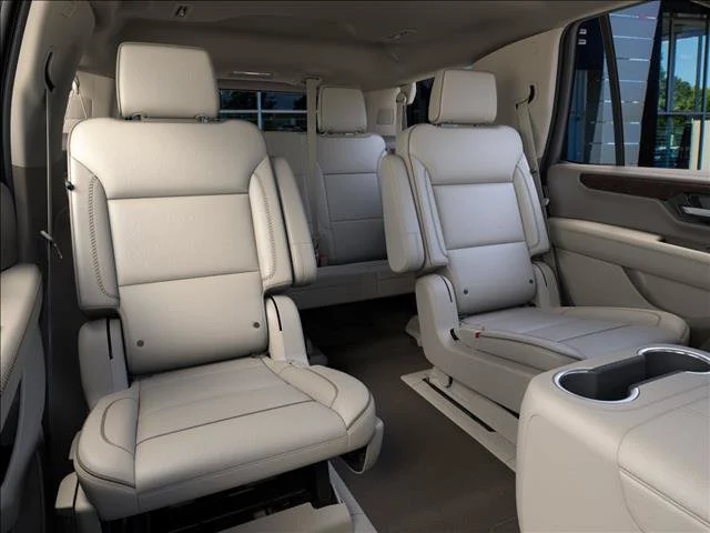 2027 GMC Yukon Denali - Photo 17