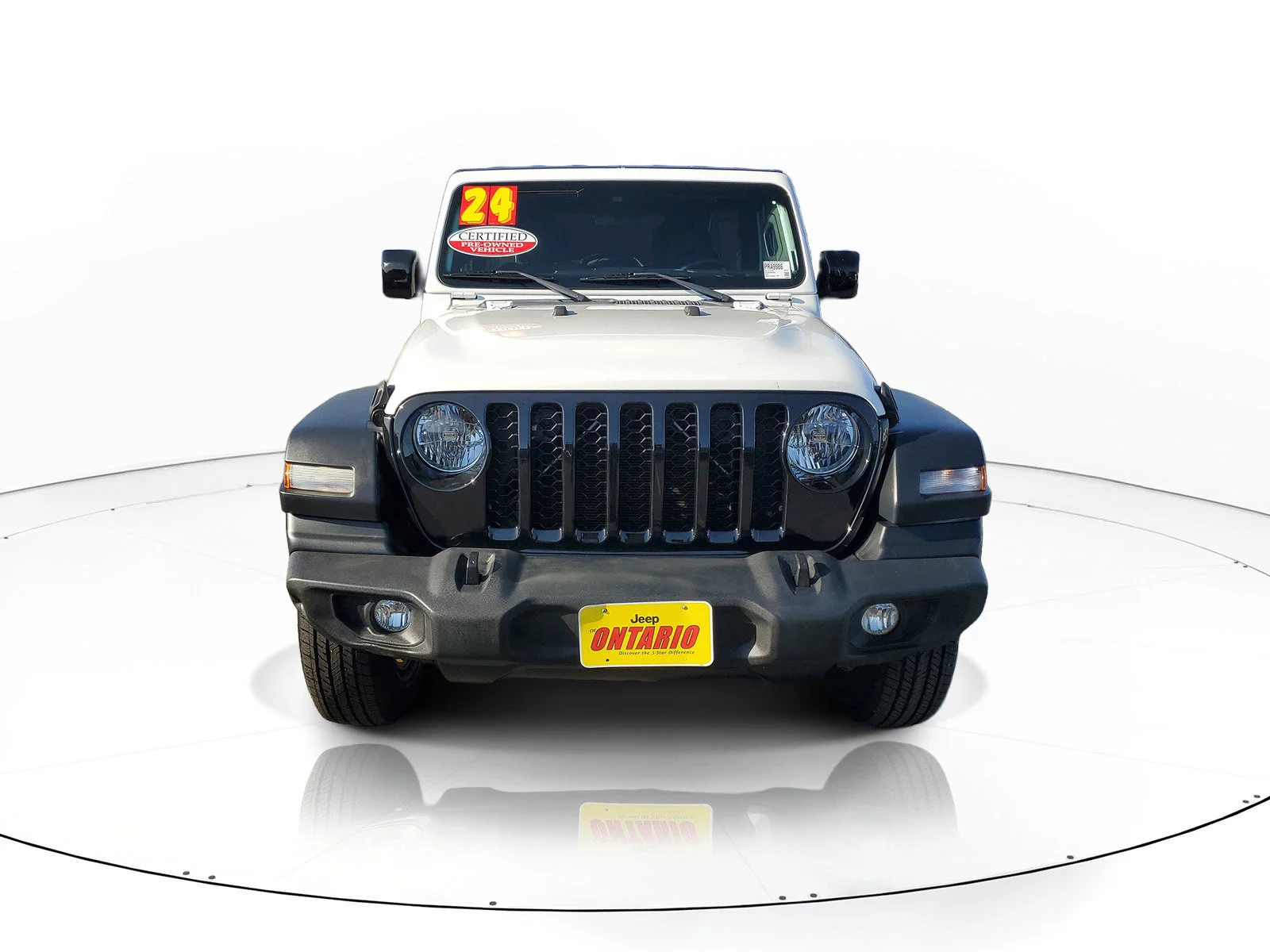 Used 2024 White Jeep Sport S image 9