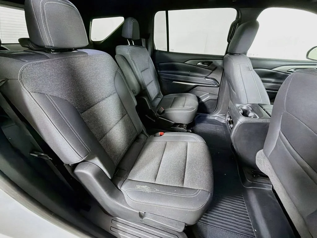 Used 2025 Summit White Chevrolet LT image 25