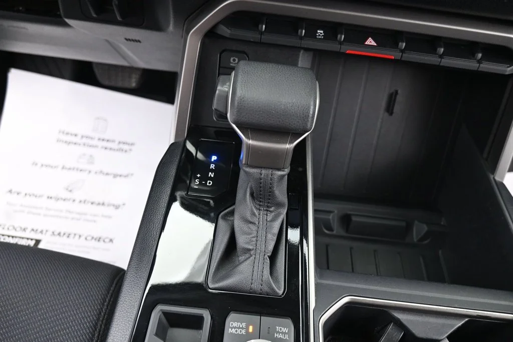 Used 2022 Silver Toyota SR5 image 21