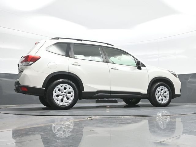 Used 2020 White Subaru Base image 21