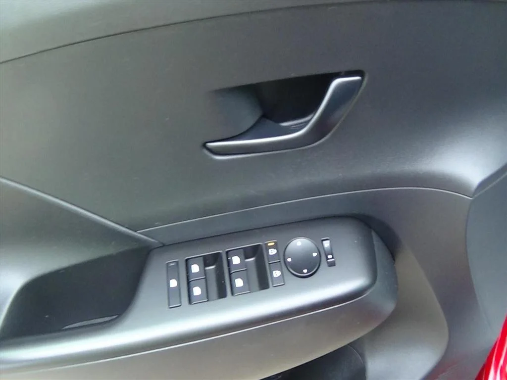 Used 2025 Ultimate Red Metallic (r2p) Hyundai SEL image 14