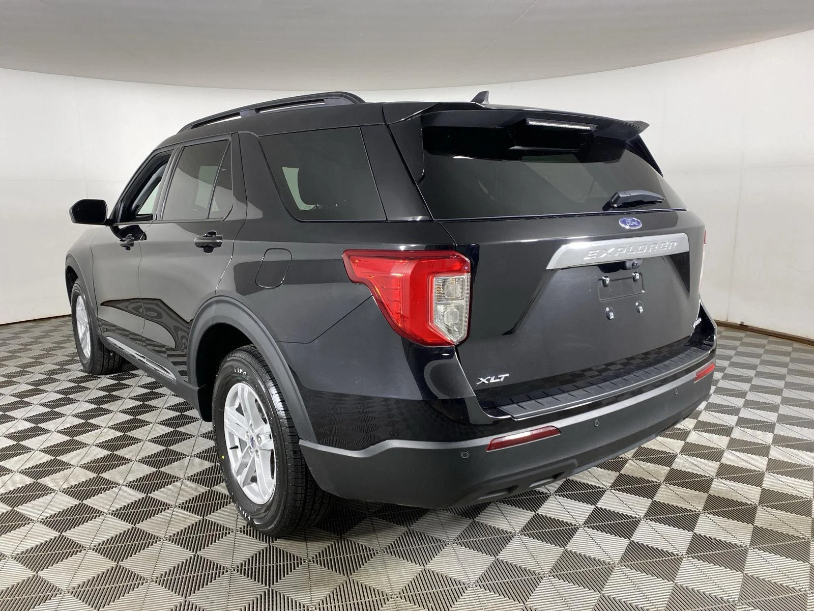 Used 2024 Agate Black Ford XLT image 8