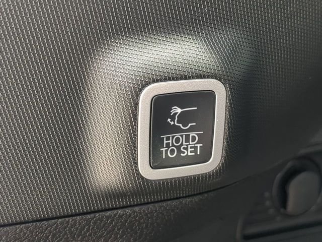 New 2026 Baltic Gray Metallic Clear-Coat Exterior Paint Jeep Laredo X image 15
