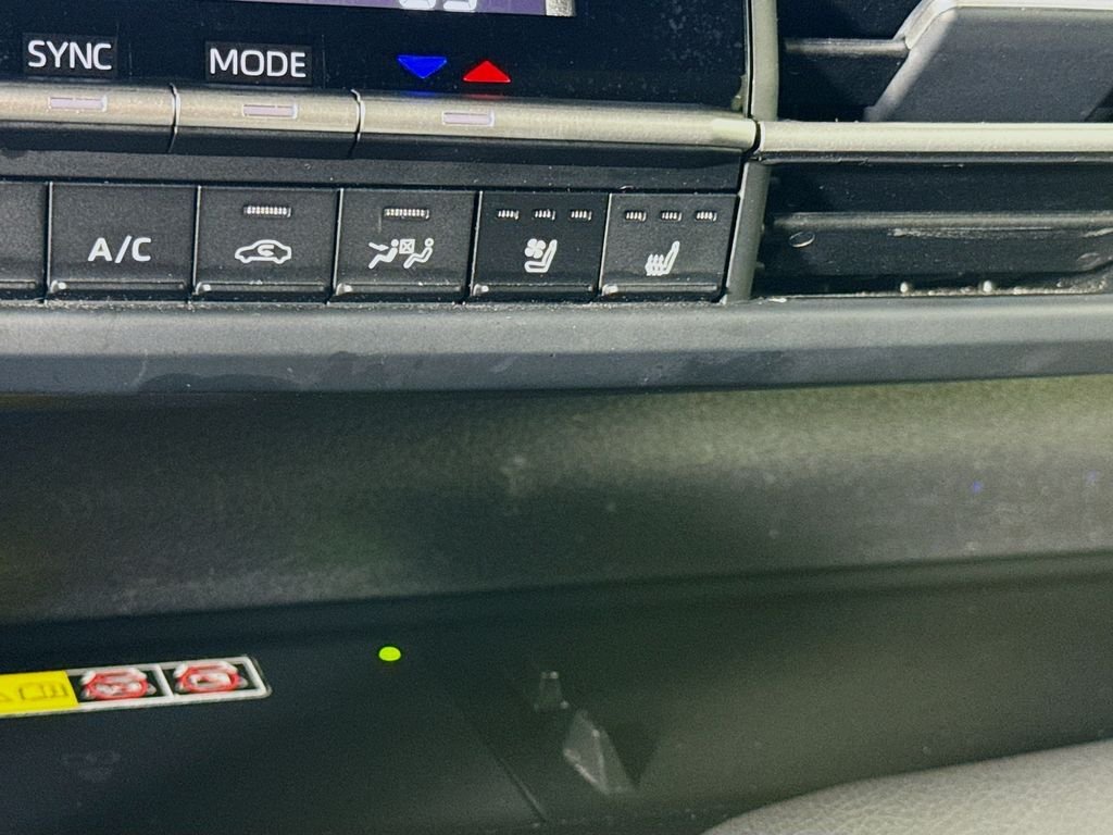 Used 2025 Wind Chill Pearl Toyota Platinum image 20