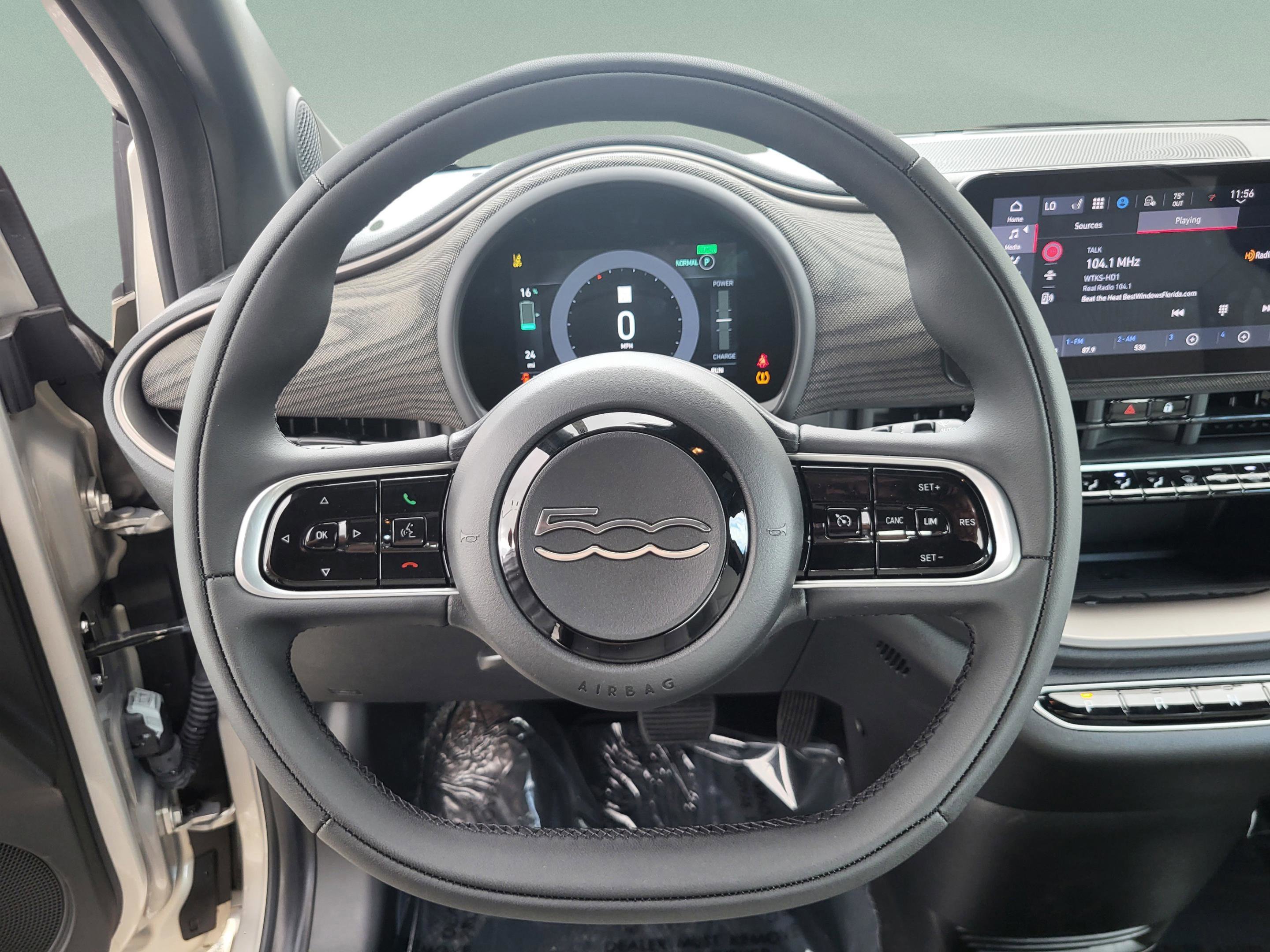 2025 FIAT 500e Base - Photo 56