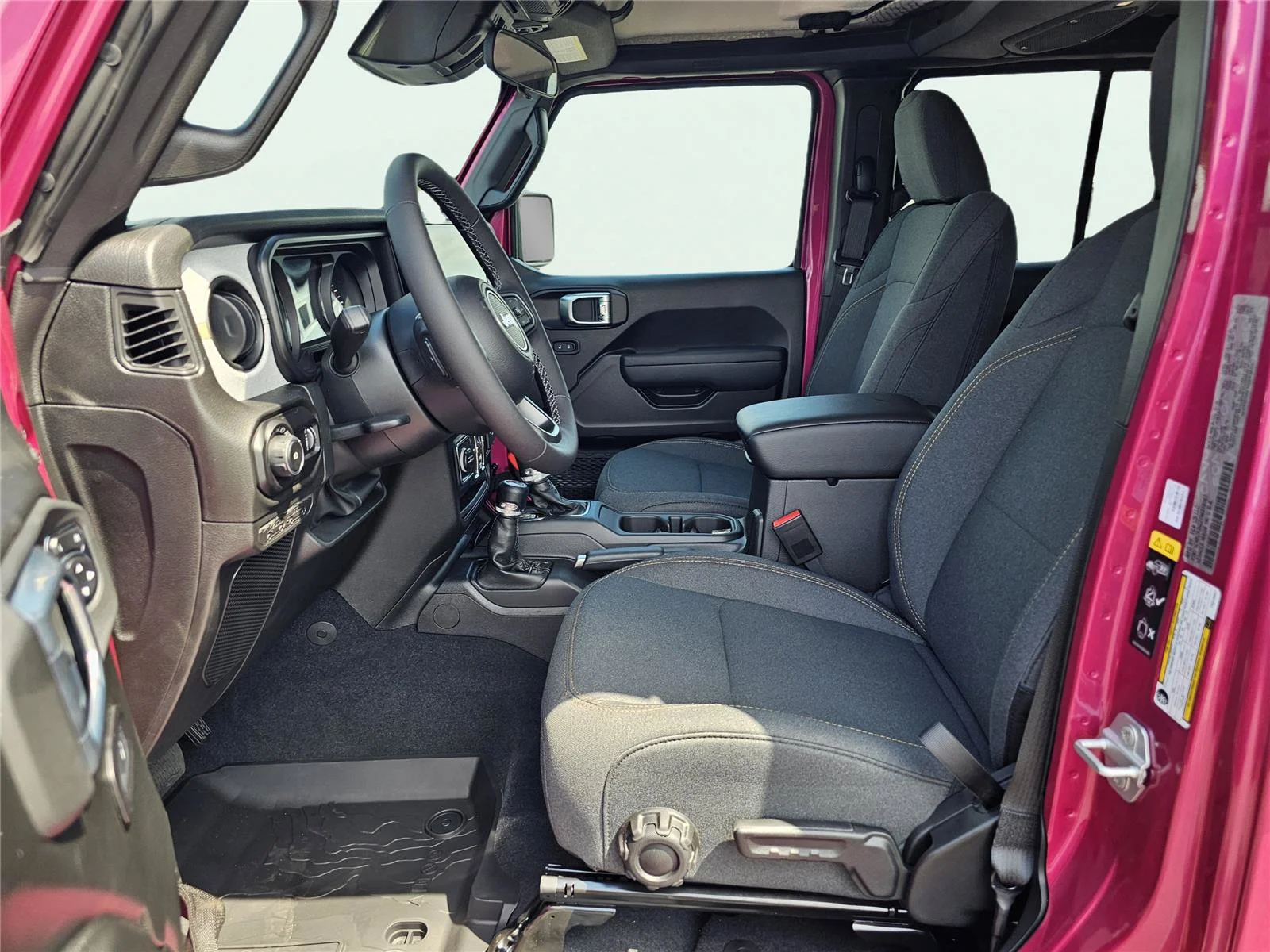 New 2026 Tuscadero Pearlcoat Jeep Sport S image 17