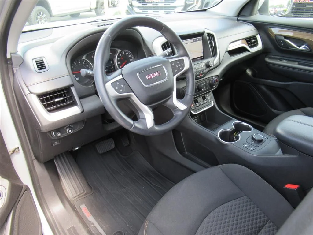 Used 2018 Silver GMC SLE image 15