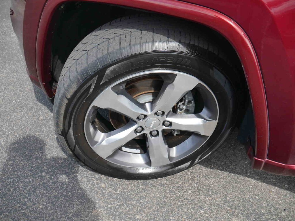 Used 2017 Red Jeep Overland image 12