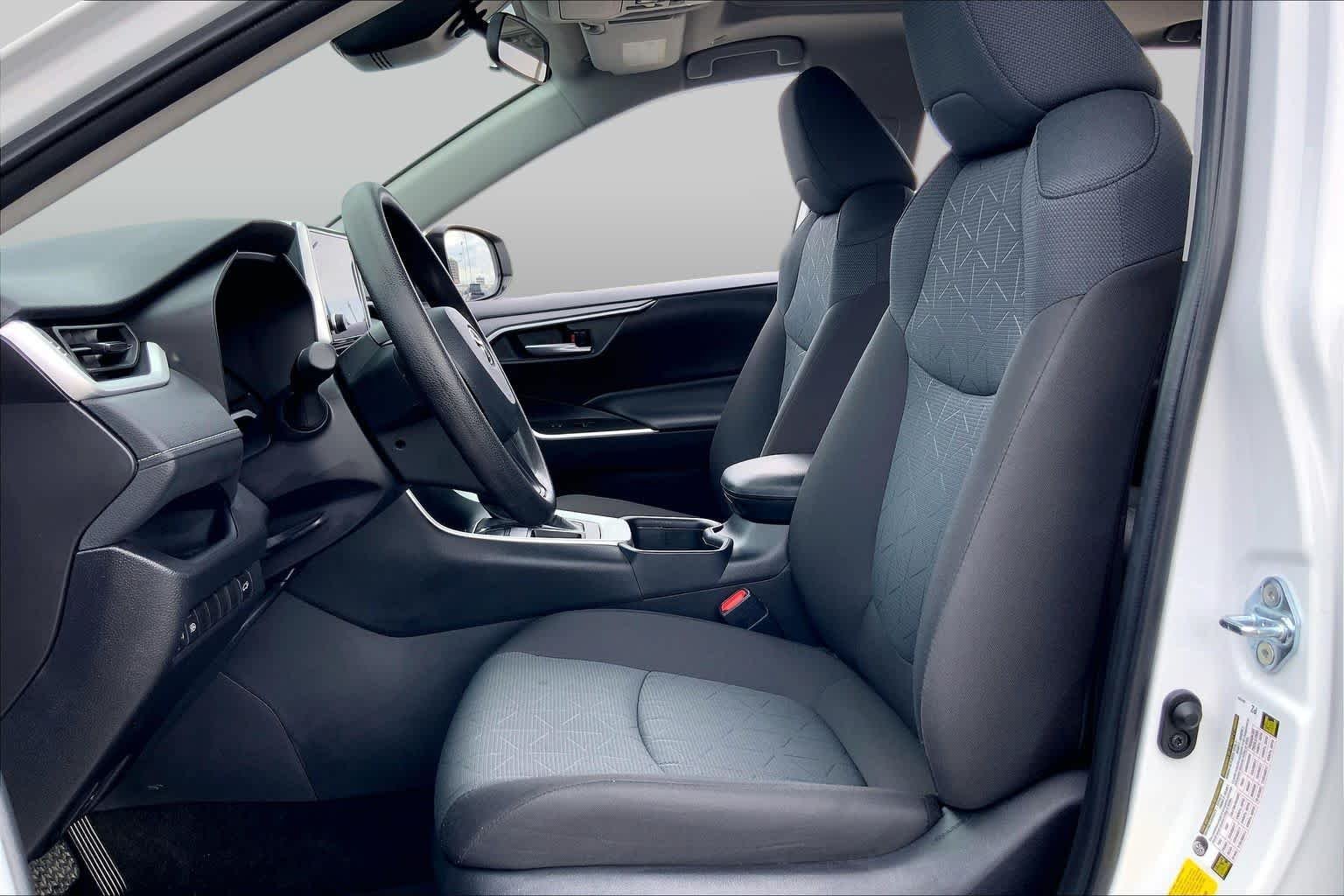 Used 2025 Ice Cap Toyota XLE image 8