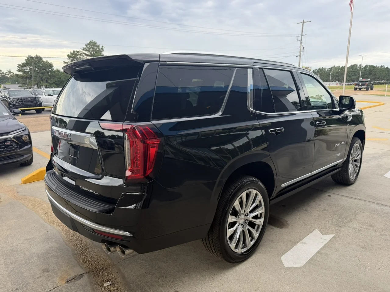 Used 2024 Onyx Black GMC Denali image 4