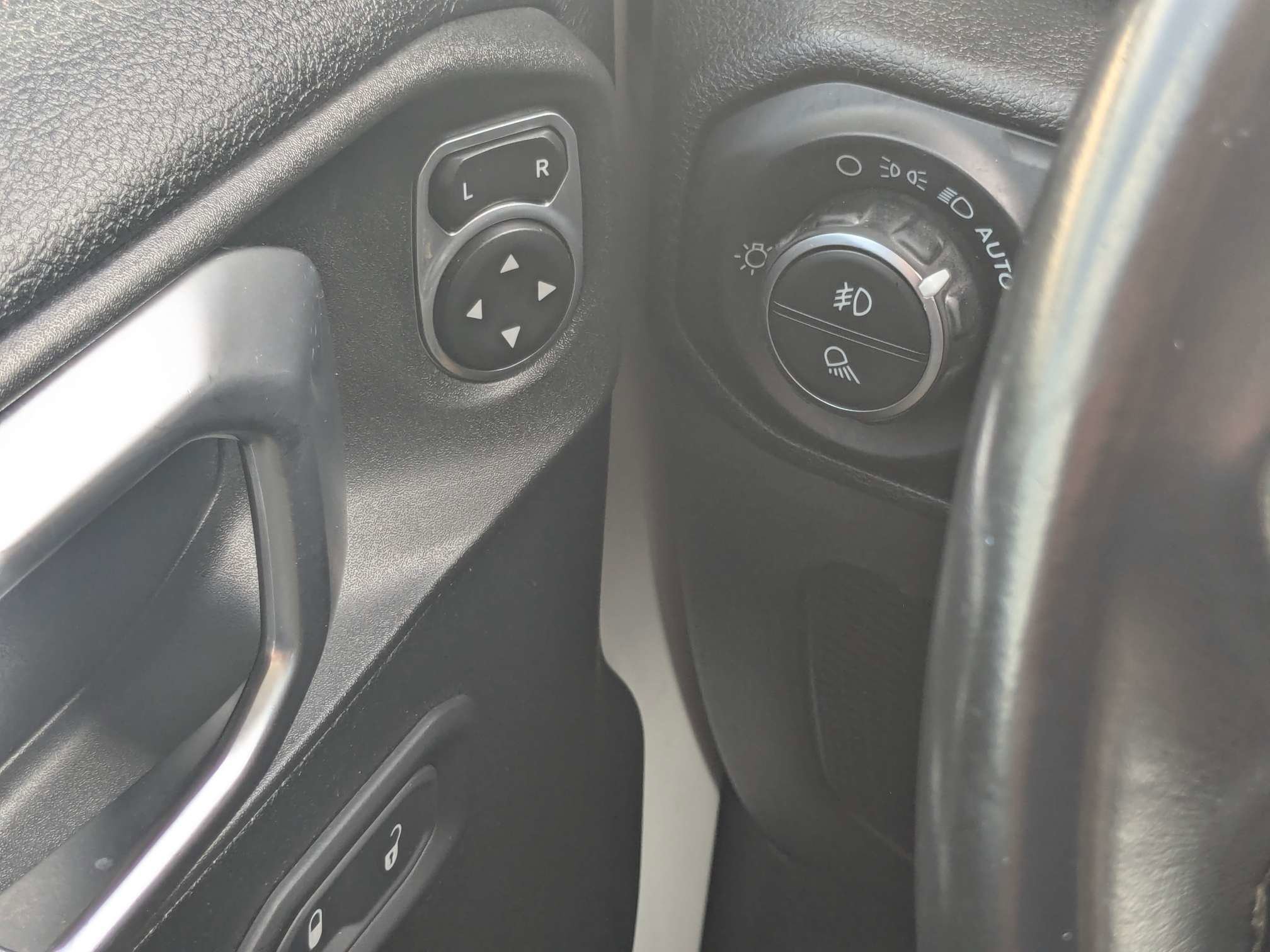 Used 2020 Bright White Clearcoat Jeep Sport S image 32