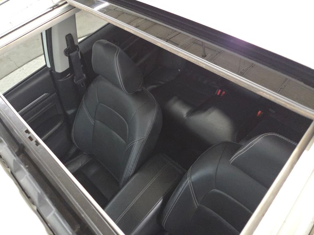 Used 2023 White Nissan 2.5 SL image 33
