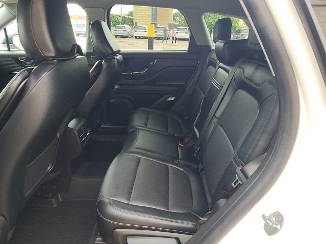 Used 2022 White Lincoln Standard image 18