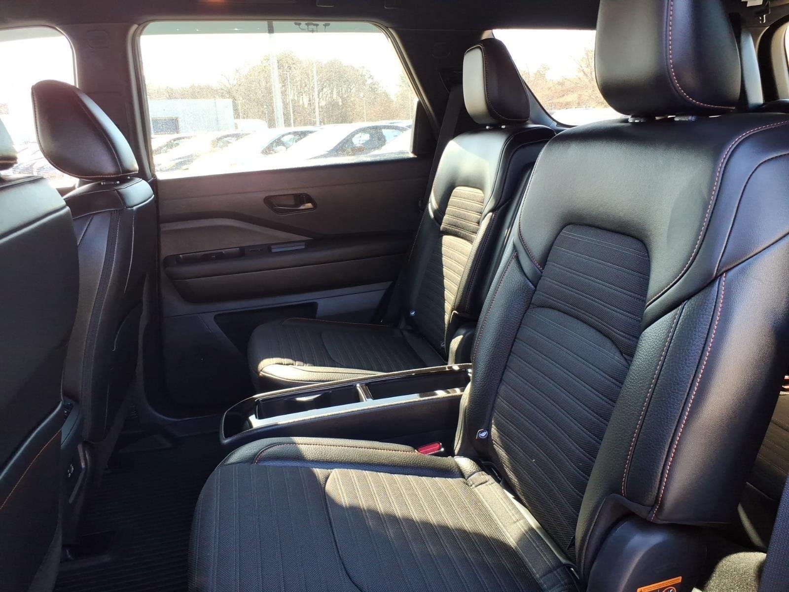 Used 2025 Gun Metallic Nissan Rock Creek image 10