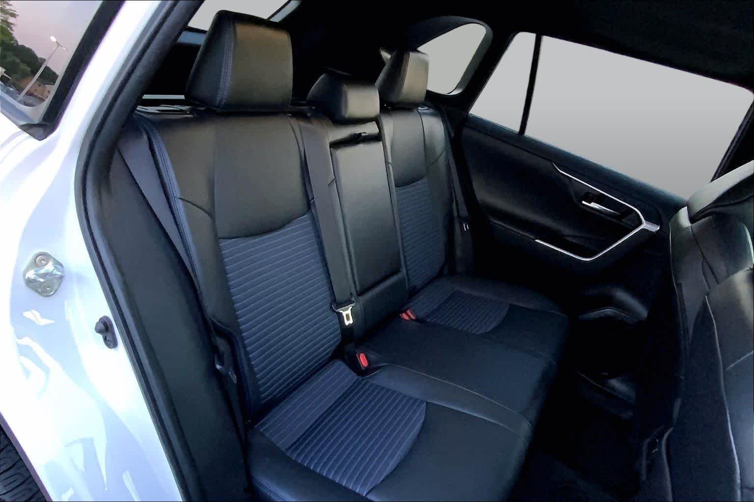 Used 2023 Wind Chill Pearl/Midnight Black Metallic Toyota Hybrid XSE image 19