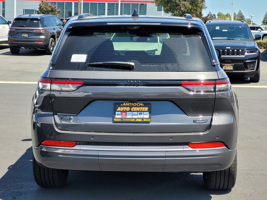 New 2026 Baltic Gray Metallic Clear-Coat Exterior Paint Jeep Summit image 4