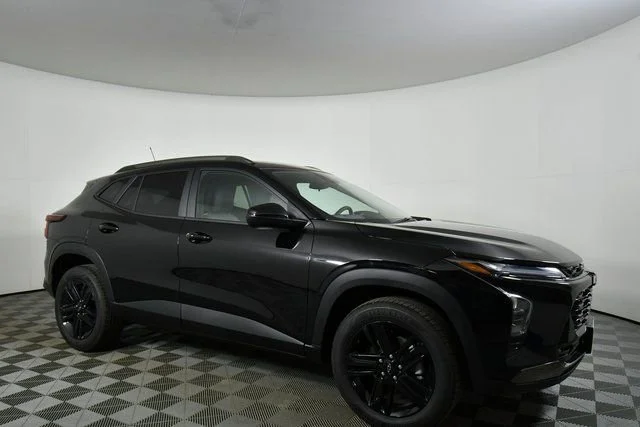 New 2026 Mosaic Black Metallic Chevrolet ACTIV image 9