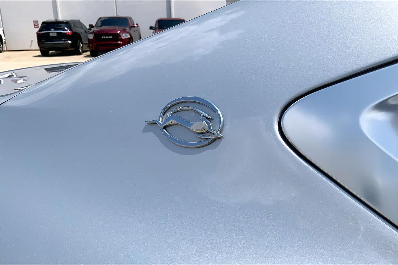 Used 2020 Silver Ice Metallic Chevrolet LT image 31