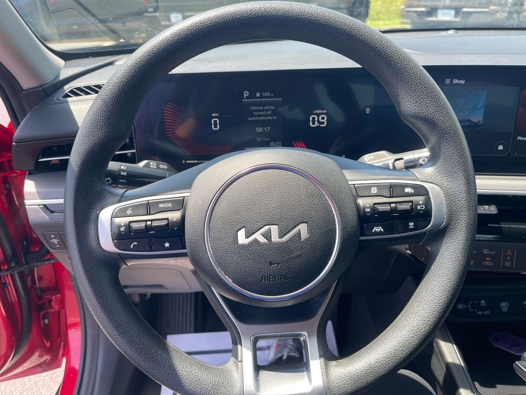 Used 2025 Red Kia LXS image 17