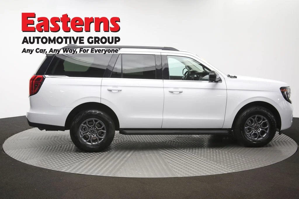Used 2025 White Ford Active image 44