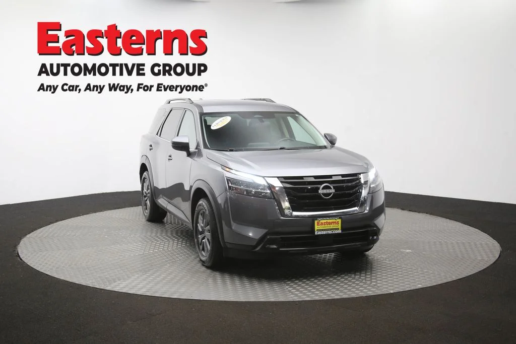 Used 2022 Gray Nissan SV image 51