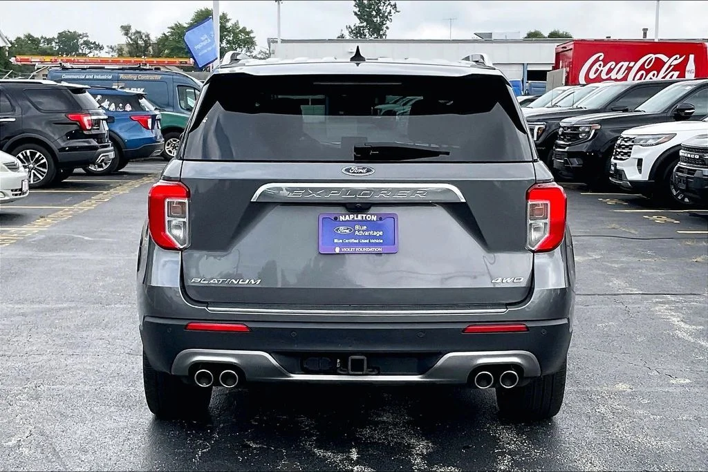 Used 2022 Gray Ford Platinum image 3