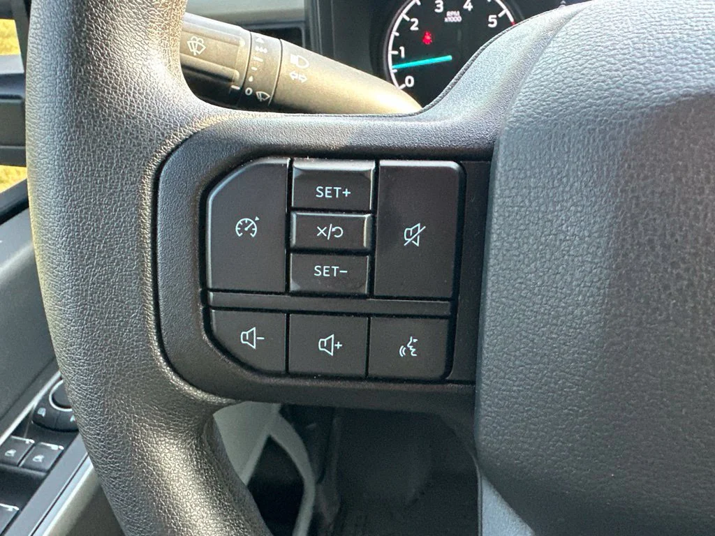 Used 2025 Oxford White Ford XLT image 20