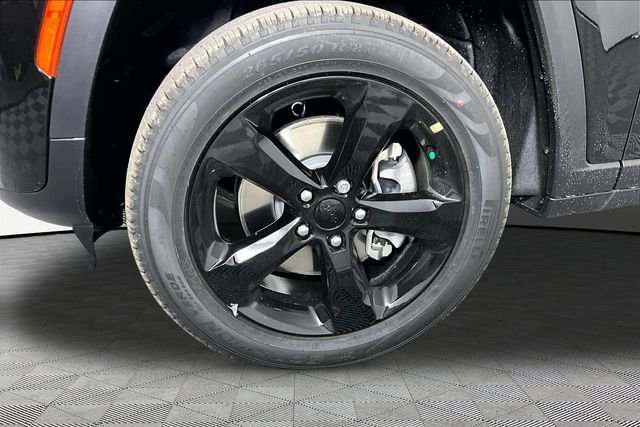 New 2026 Diamond Black Crystal Pearlcoat Jeep Limited image 13