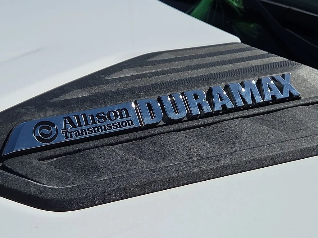 Used 2025 White Chevrolet LTZ image 14