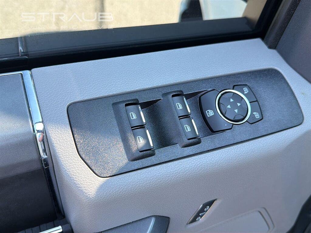Used 2022 Oxford White Ford XLT image 13