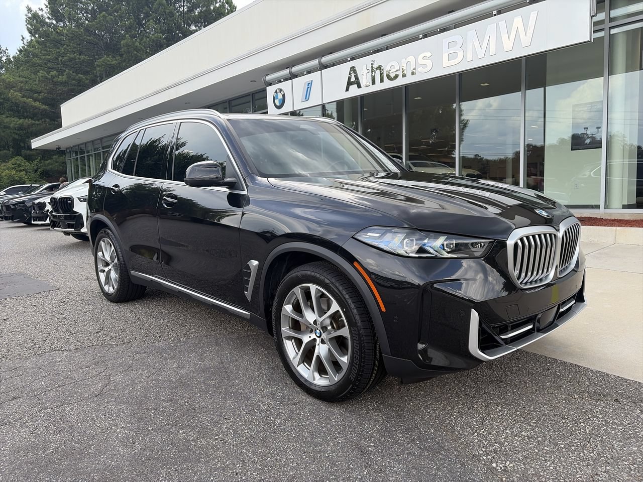 Used 2024 Black Sapphire Metallic BMW xDrive40i image 2