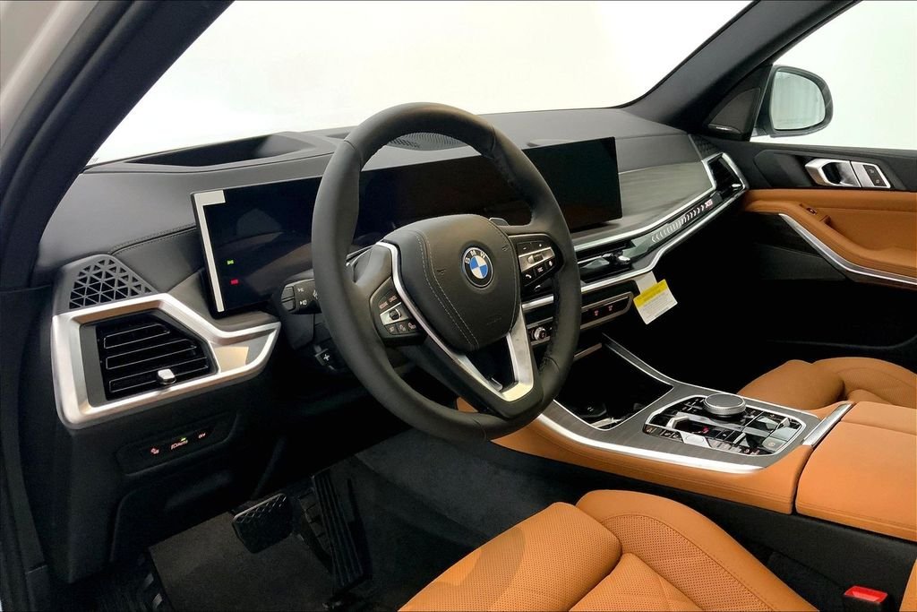 Used 2026 Mineral White Metallic BMW  image 4