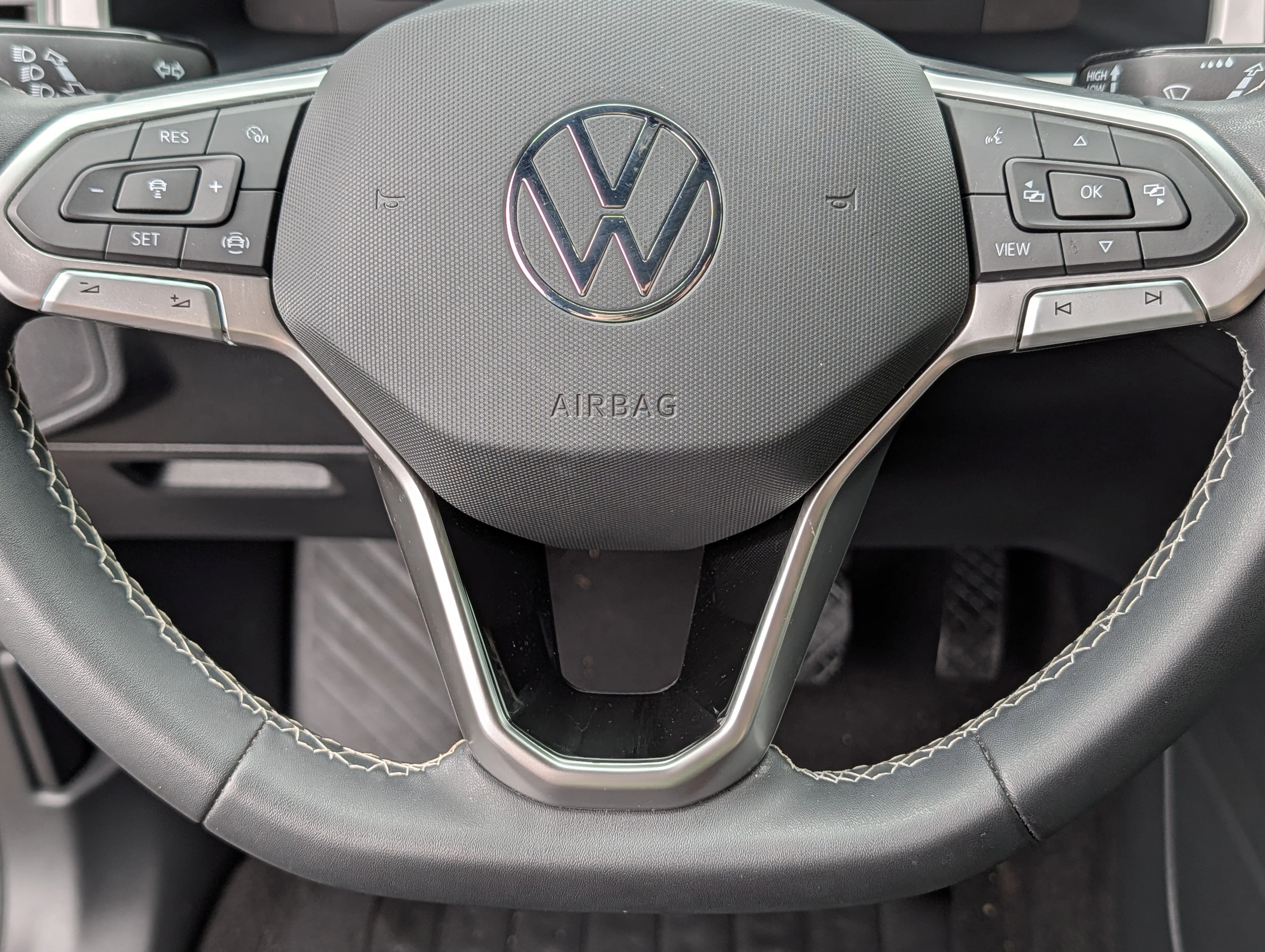 Certified Used 2023 Tourmaline Blue Metallic Volkswagen 3.6L V6 SE w/Technology image 25