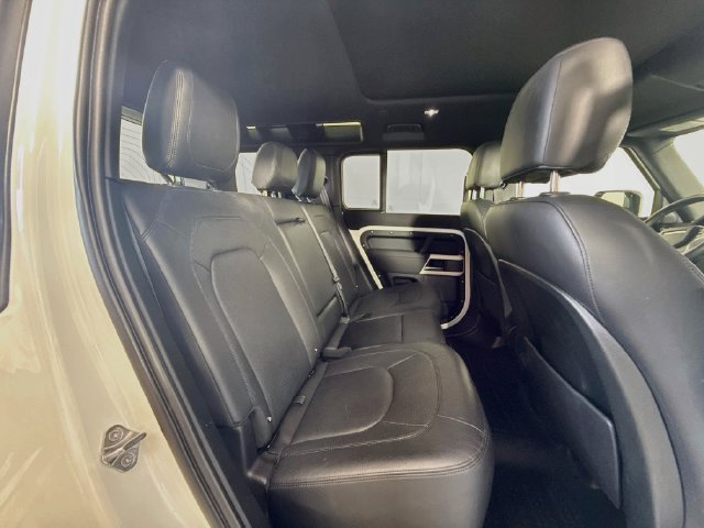 Used 2023 White Land Rover S image 29