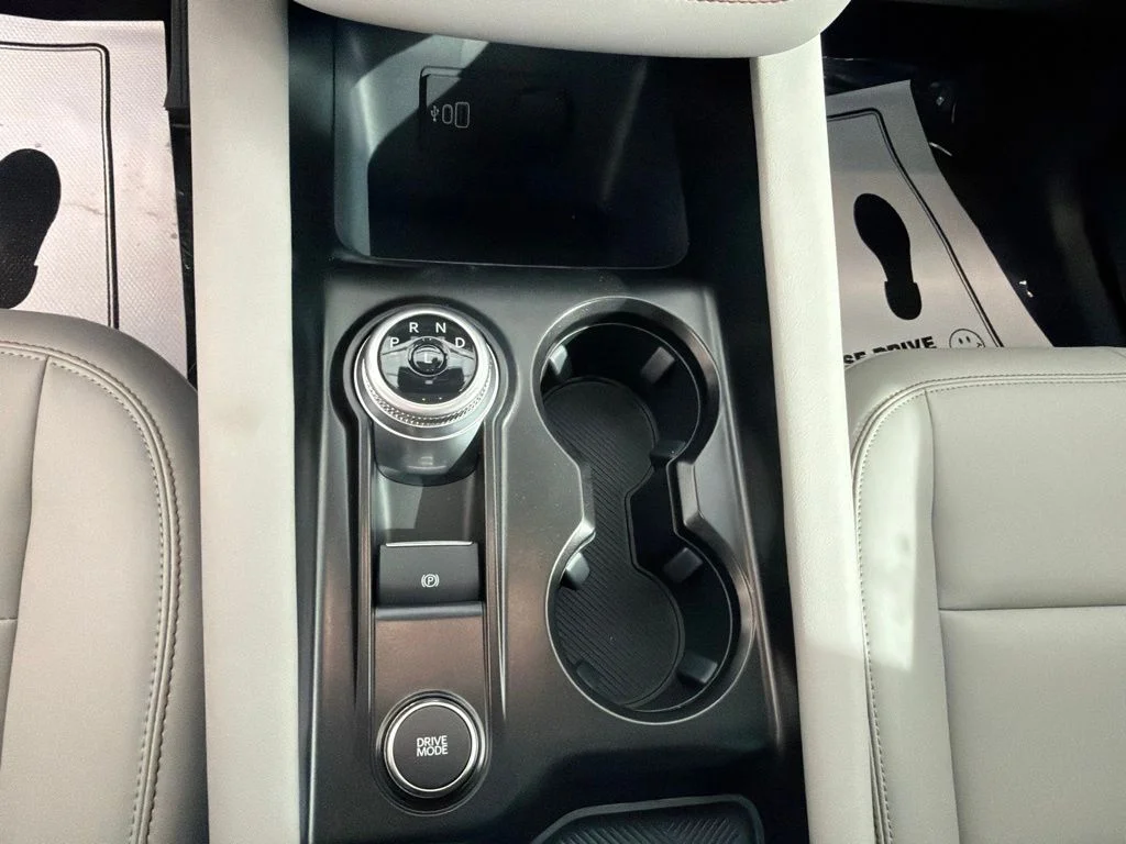 New 2026 Space White Metallic Ford Active image 21