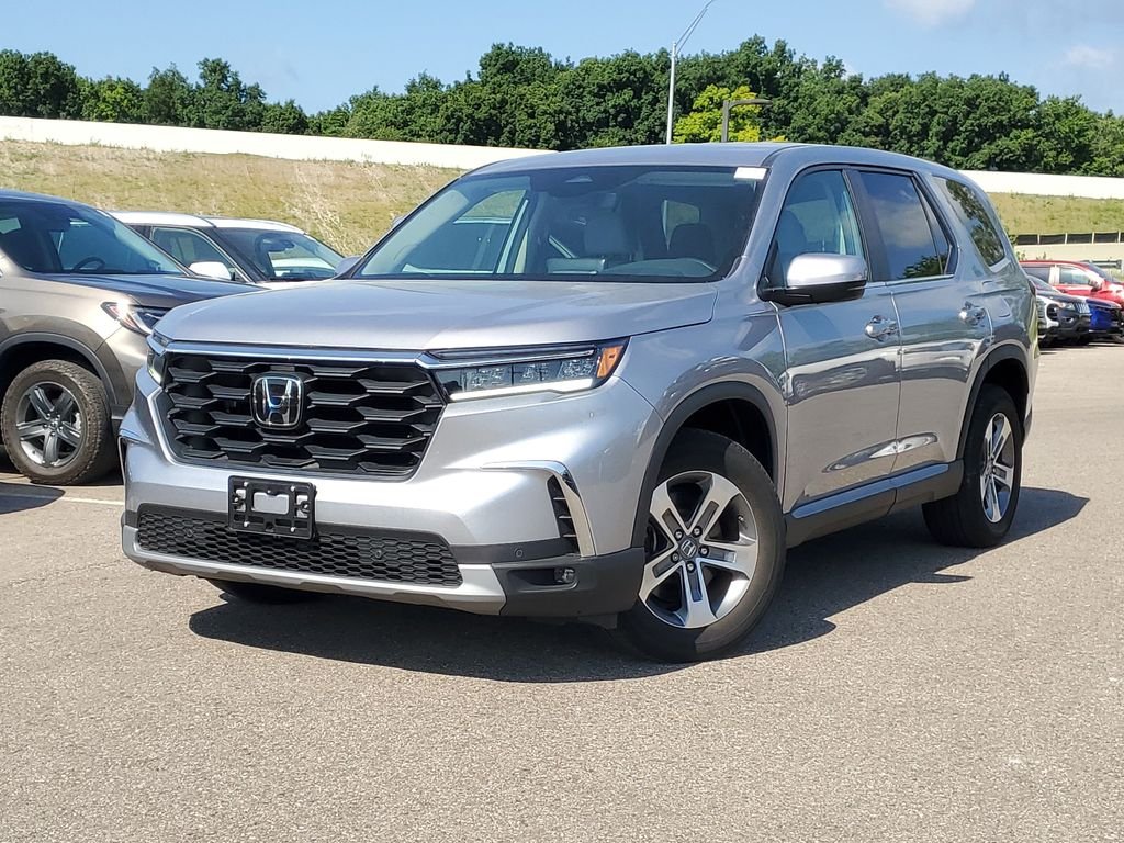 Certified Used 2023 Lunar Silver Metallic Honda AWD EX-L image 32