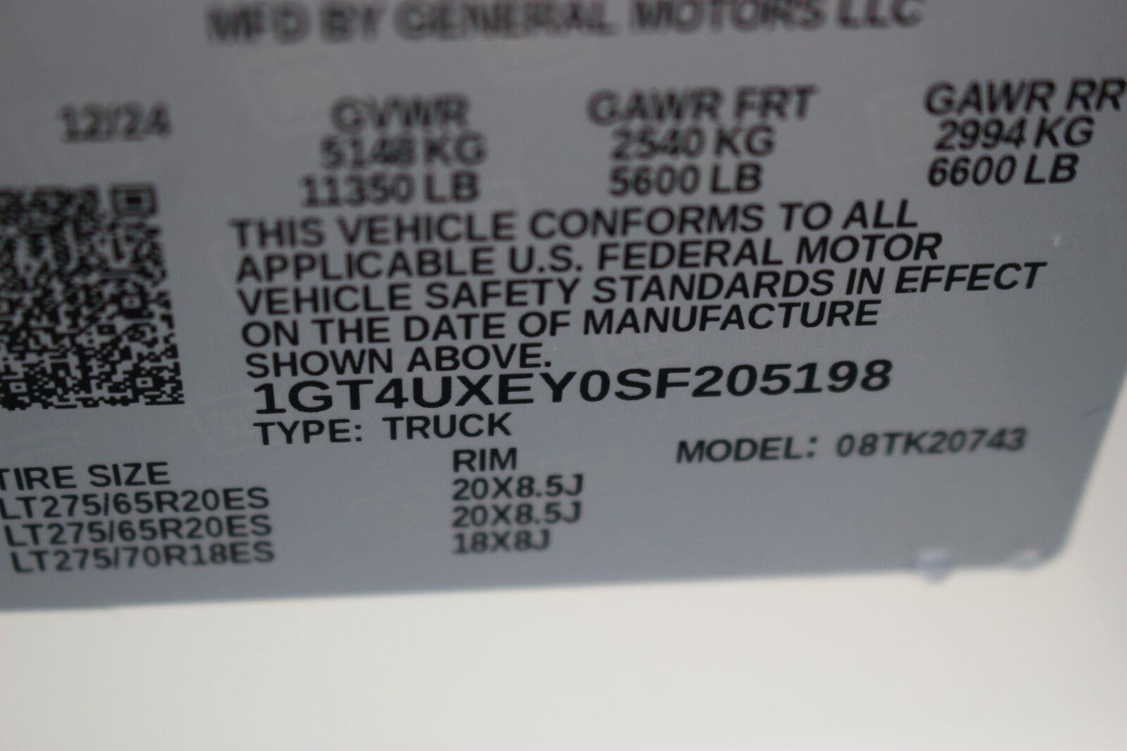 Used 2025 White Frost Tricoat GMC Denali Ultimate image 45