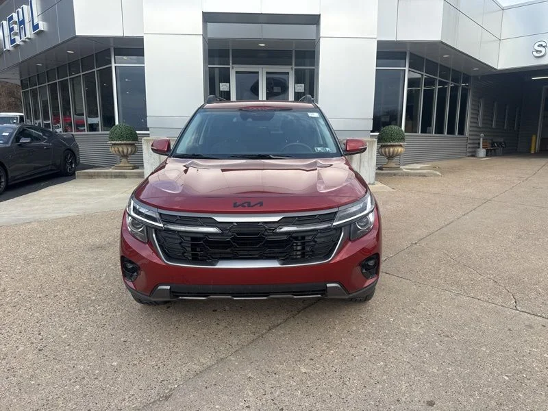 Used 2025 Orange Kia X-Line image 2